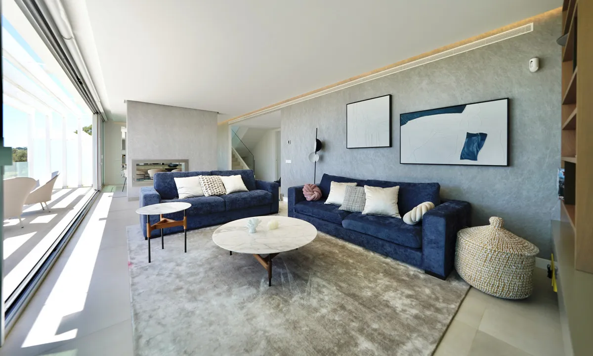 ad47d41a-07cd-4f85-8219-e91b8ec5f281