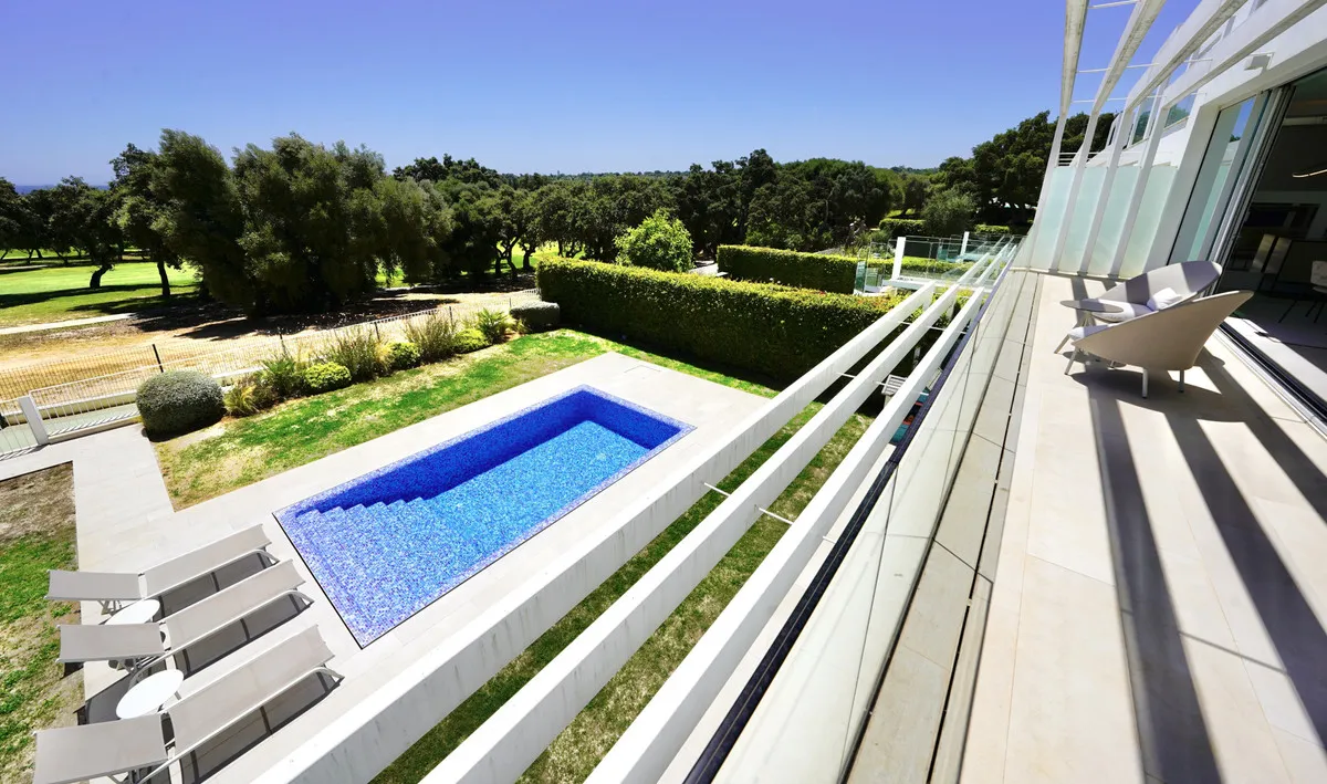 e2ab79de-4153-4d98-9b8a-ebd6269c2595