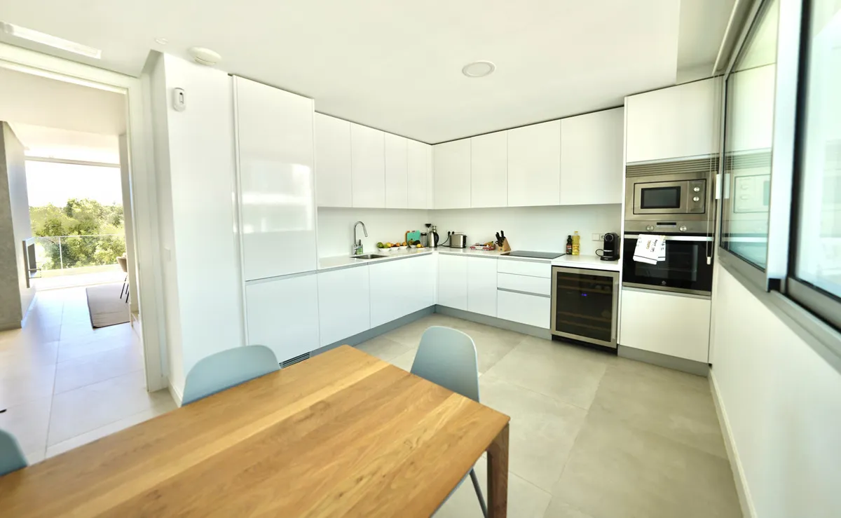 f5986a21-643d-42a2-8317-8616f84013c7