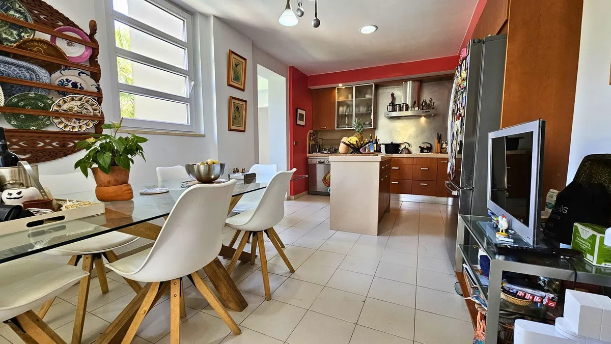 024b4932-aa89-49e5-85b7-6d20fe5b1f22