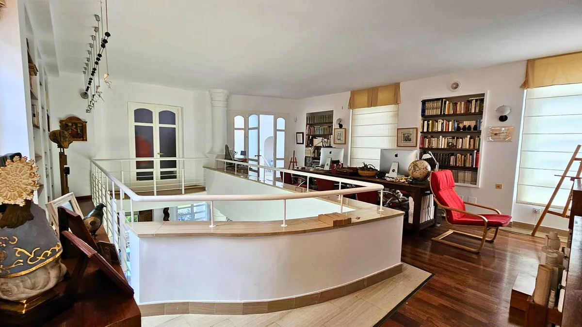 2202a7ec-41f9-4d0f-b2fb-ab3245fdd37c