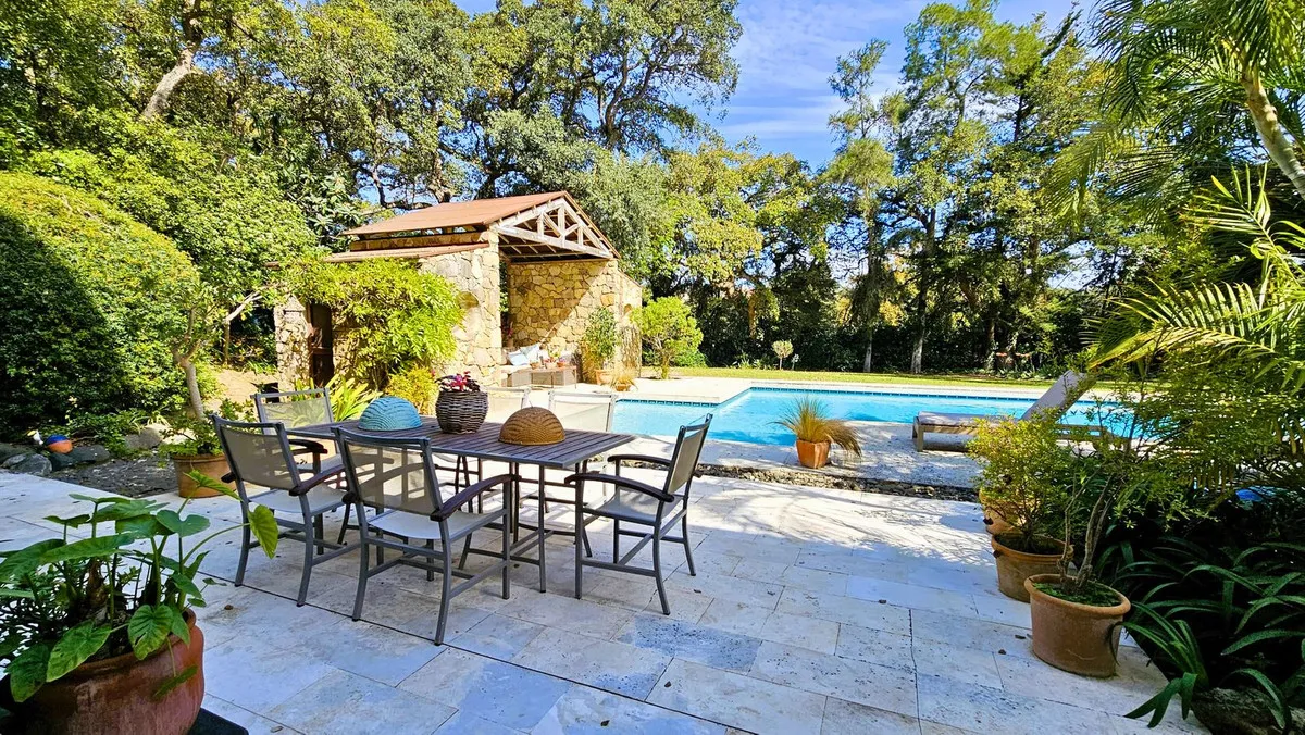 4dce1f8c-e648-4b87-a715-3c7b6b745e1e