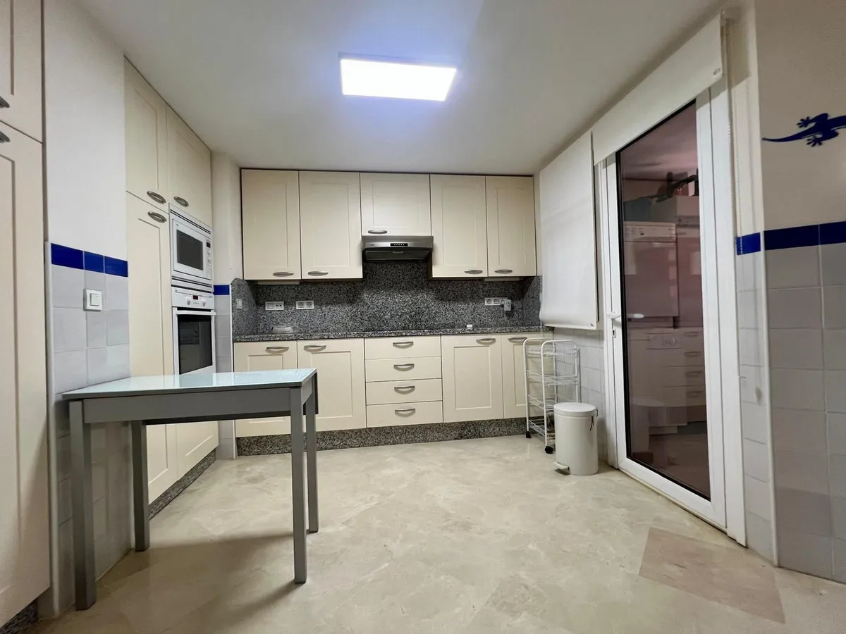 4998edf6-cb7d-4b88-b5bc-621cd2f84aab