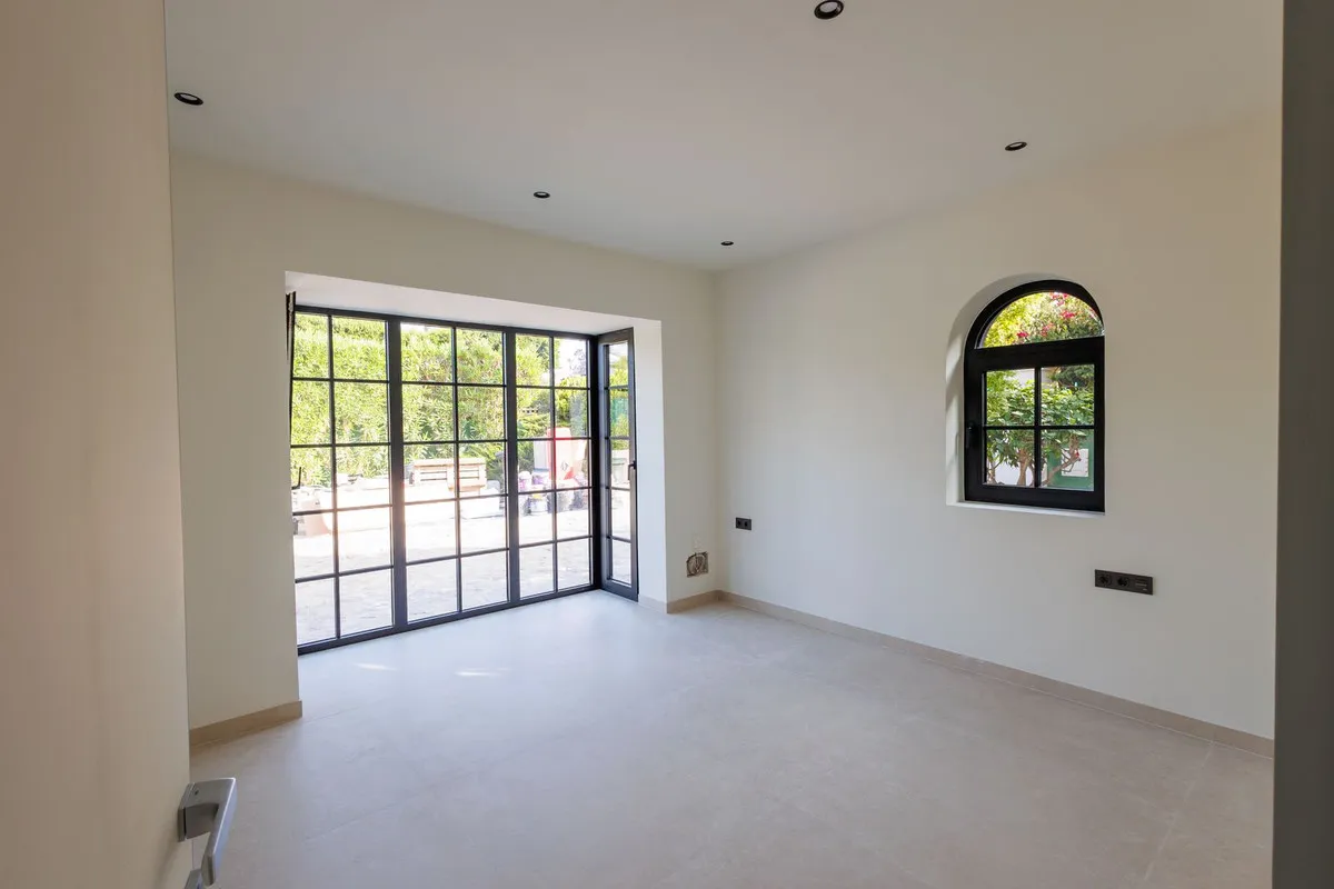 5b369551-58ef-42a3-b722-53d3e3f3da51