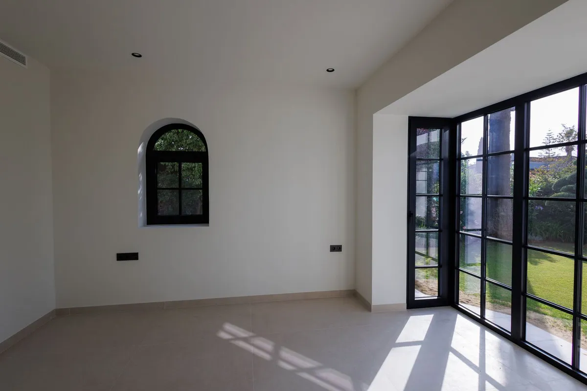 bdaa3eec-fbcb-476e-85e6-4da8360ccee5