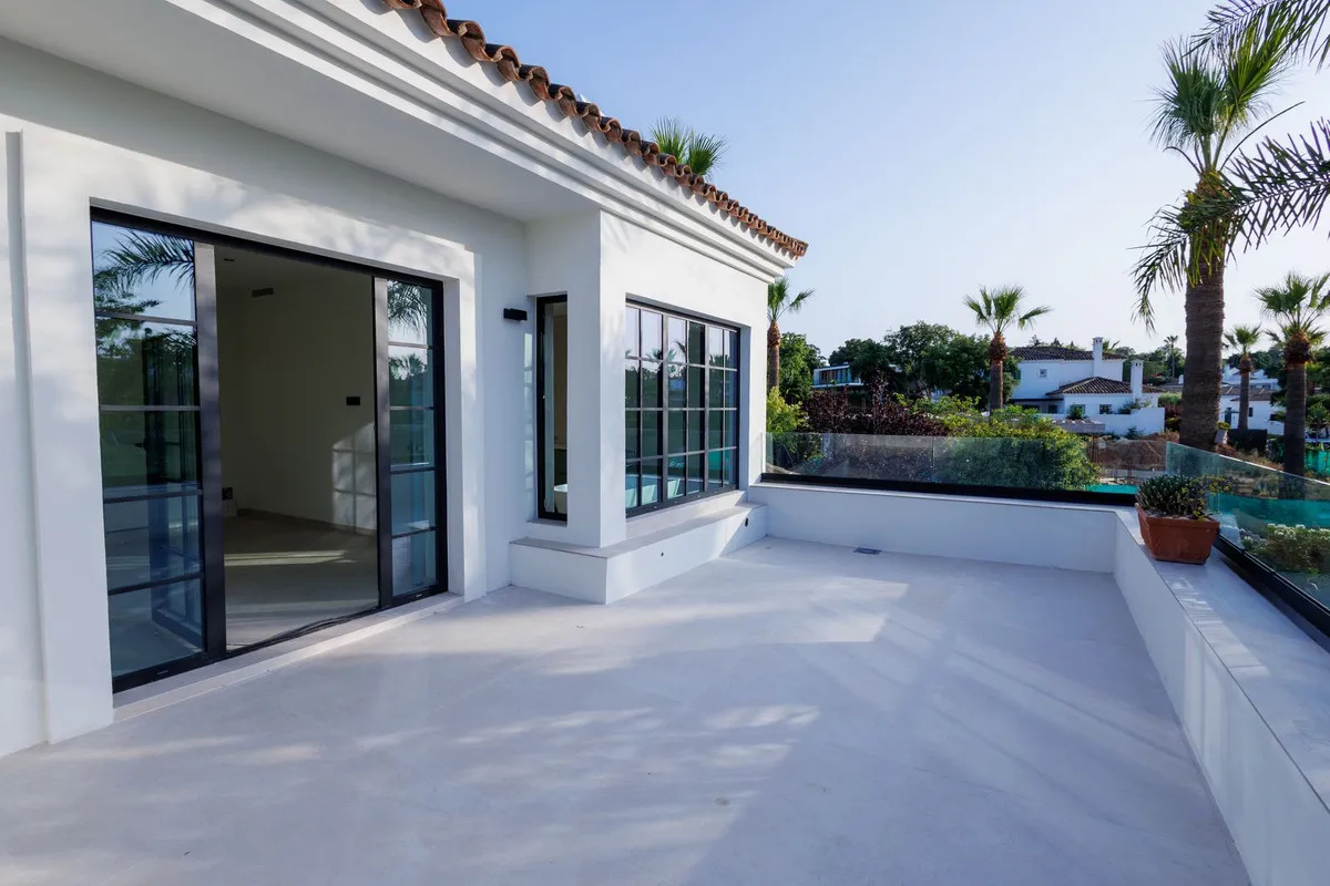 fbb84723-c564-444e-9b10-6cb92f85e963