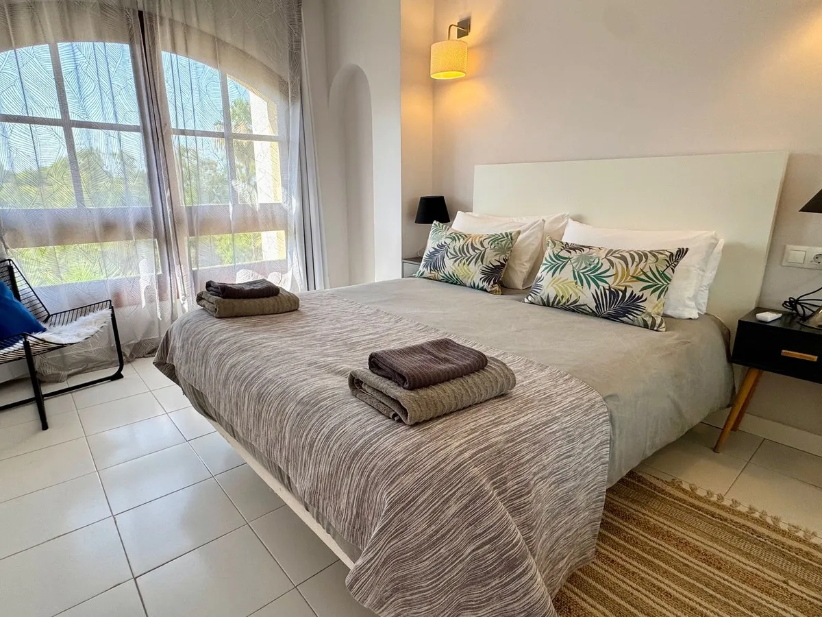 4c3d9a7e-a2b9-48b4-8035-bb35b37d5370