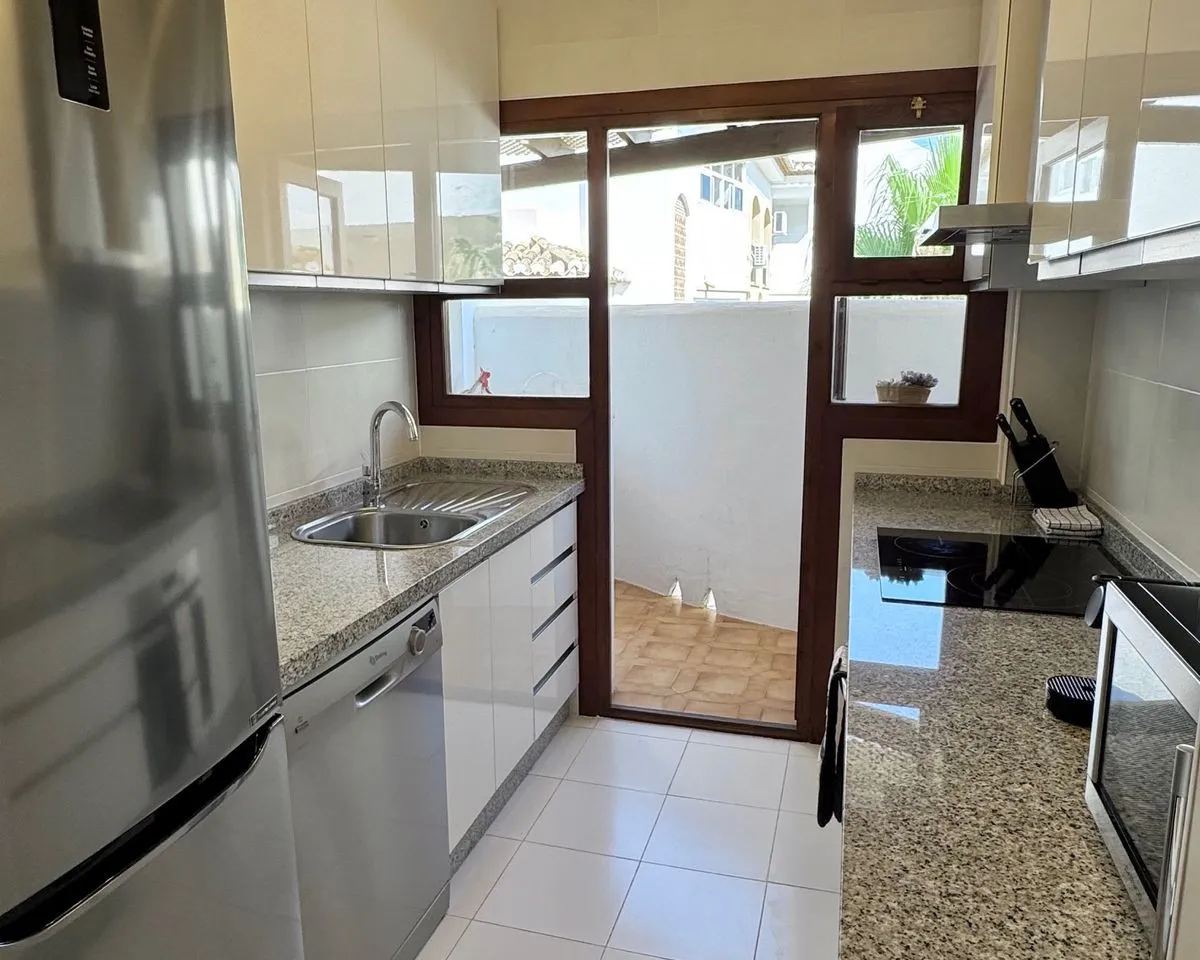 b033698f-21d7-4165-98b7-4a6f4bbd6563