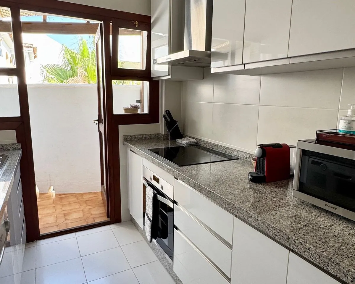 b9f633e0-cd74-4486-8c22-ddd4b364c6bd