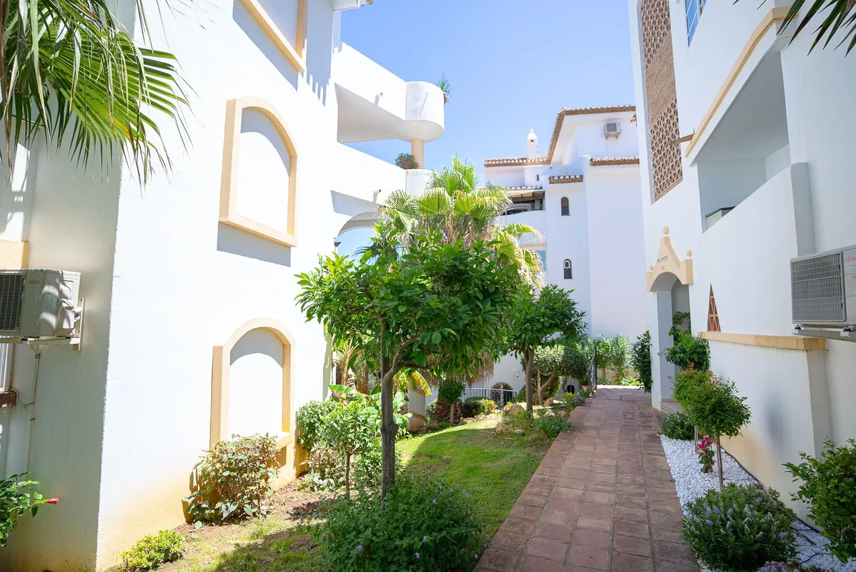 e199dd56-70a8-4bde-b9c1-6563117bc330