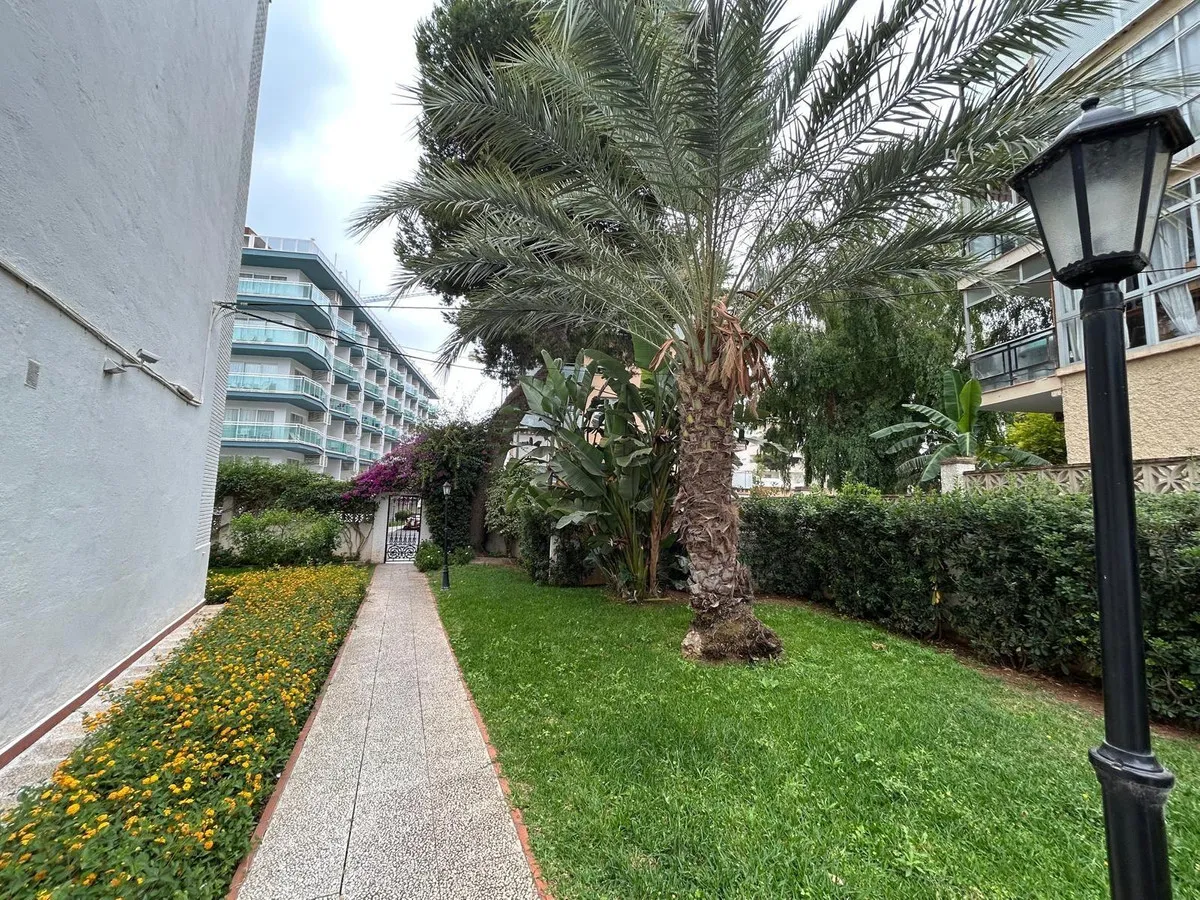 f9d50fba-6f5e-4b1a-b074-3a90b2254d5b