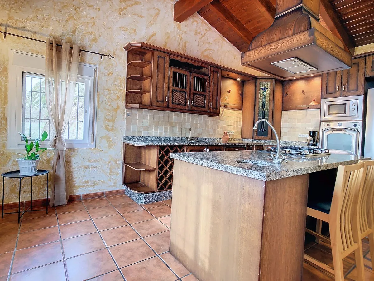 16bfdb83-5d18-466a-b563-a103f5ac7f54