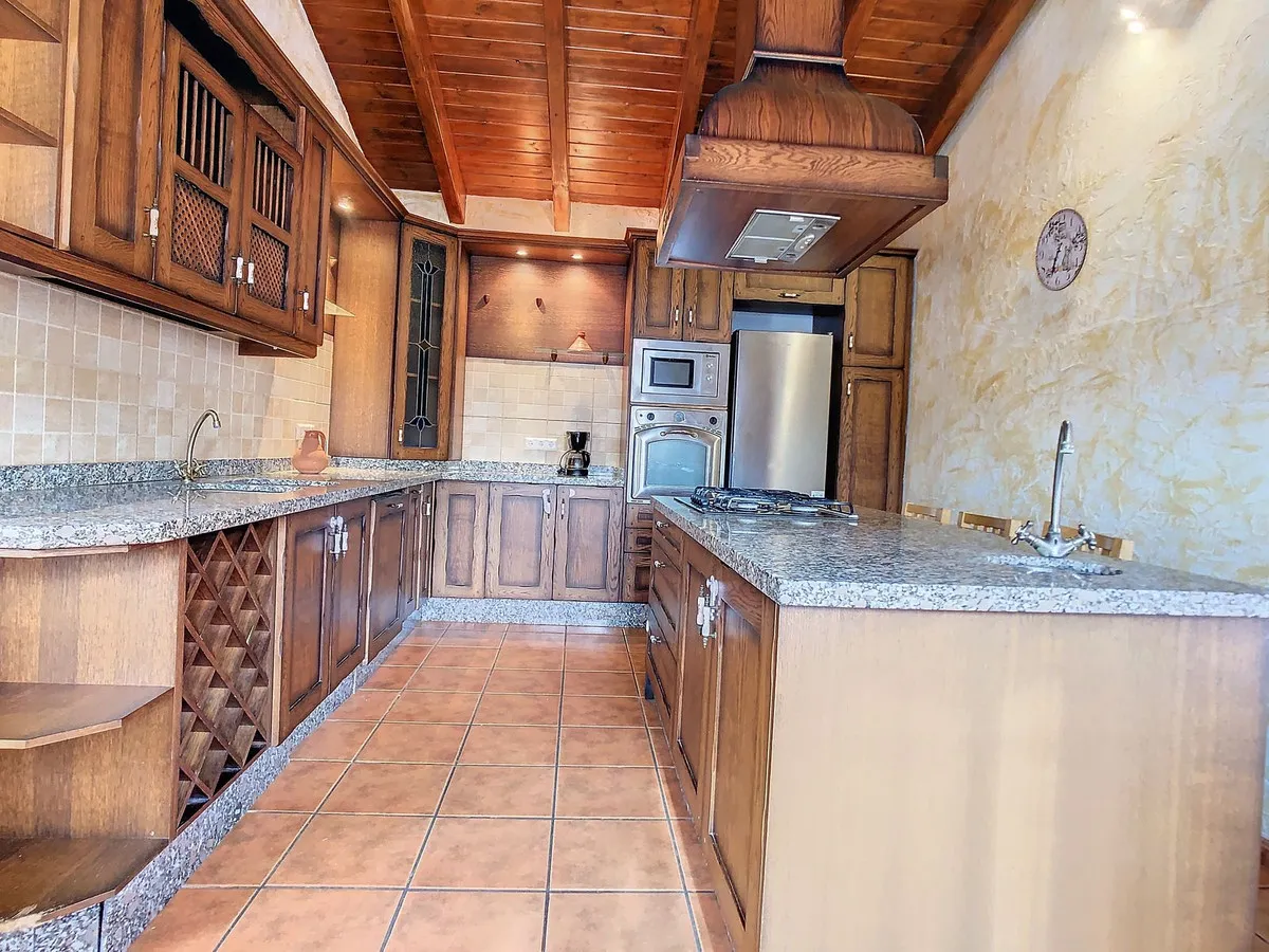 eb878049-0749-46fa-9838-6fee8bd091b4