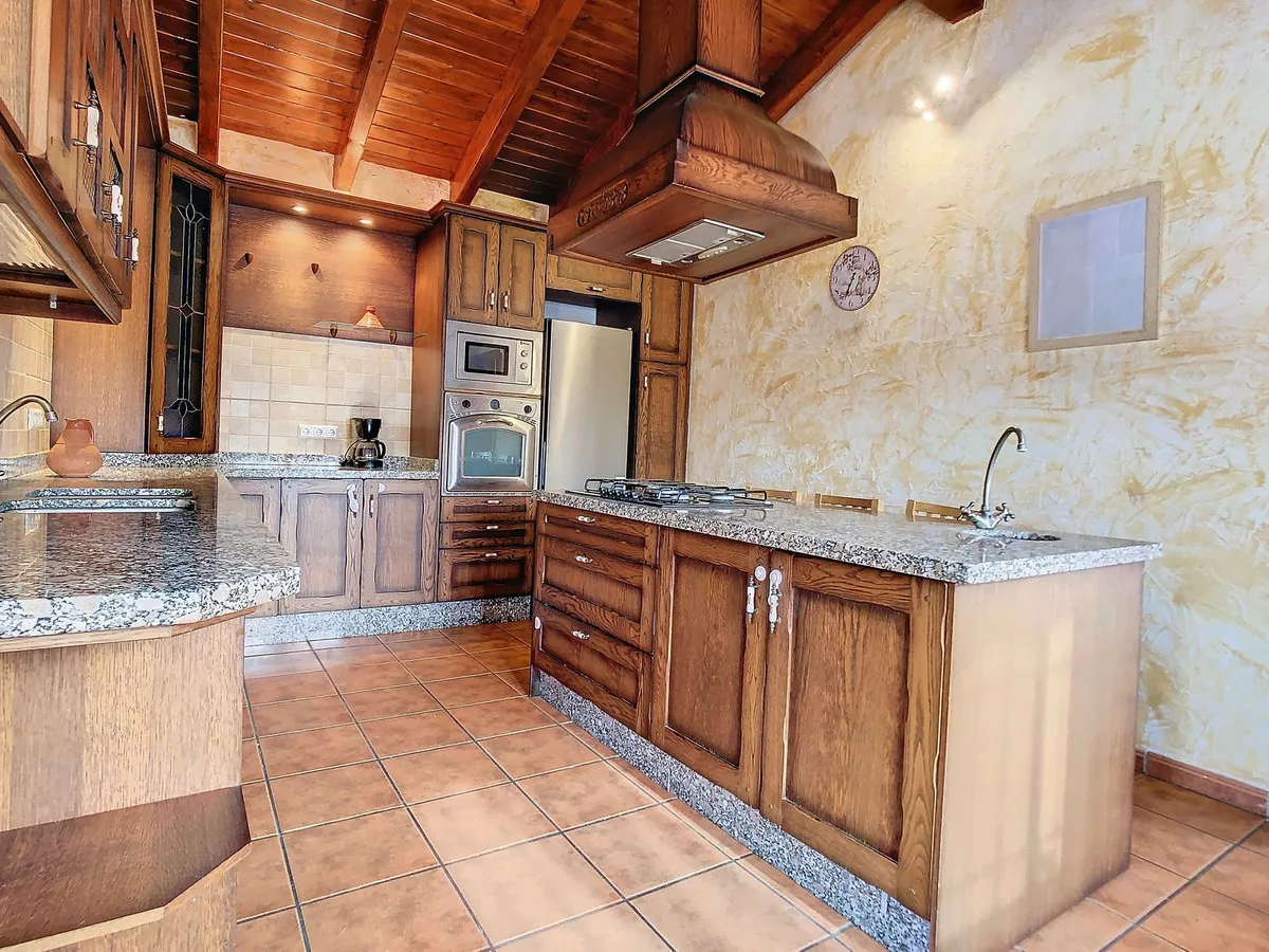 f6fc9735-2221-42bb-b6f1-ff4943d3bceb