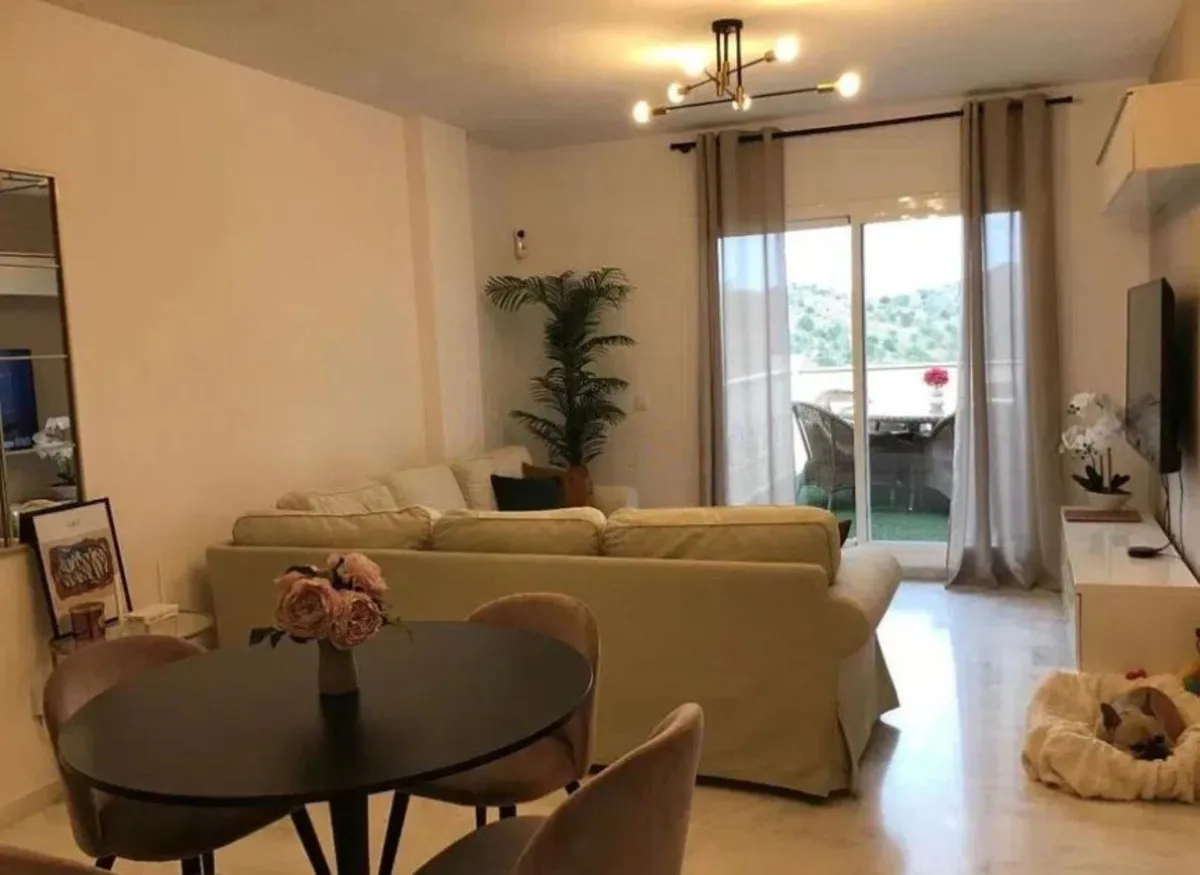 6ba543cc-0178-4b2b-b627-861279336547