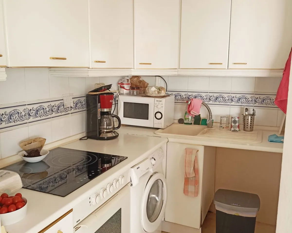 1ca2a2ed-f28d-4273-8b54-130827936efc