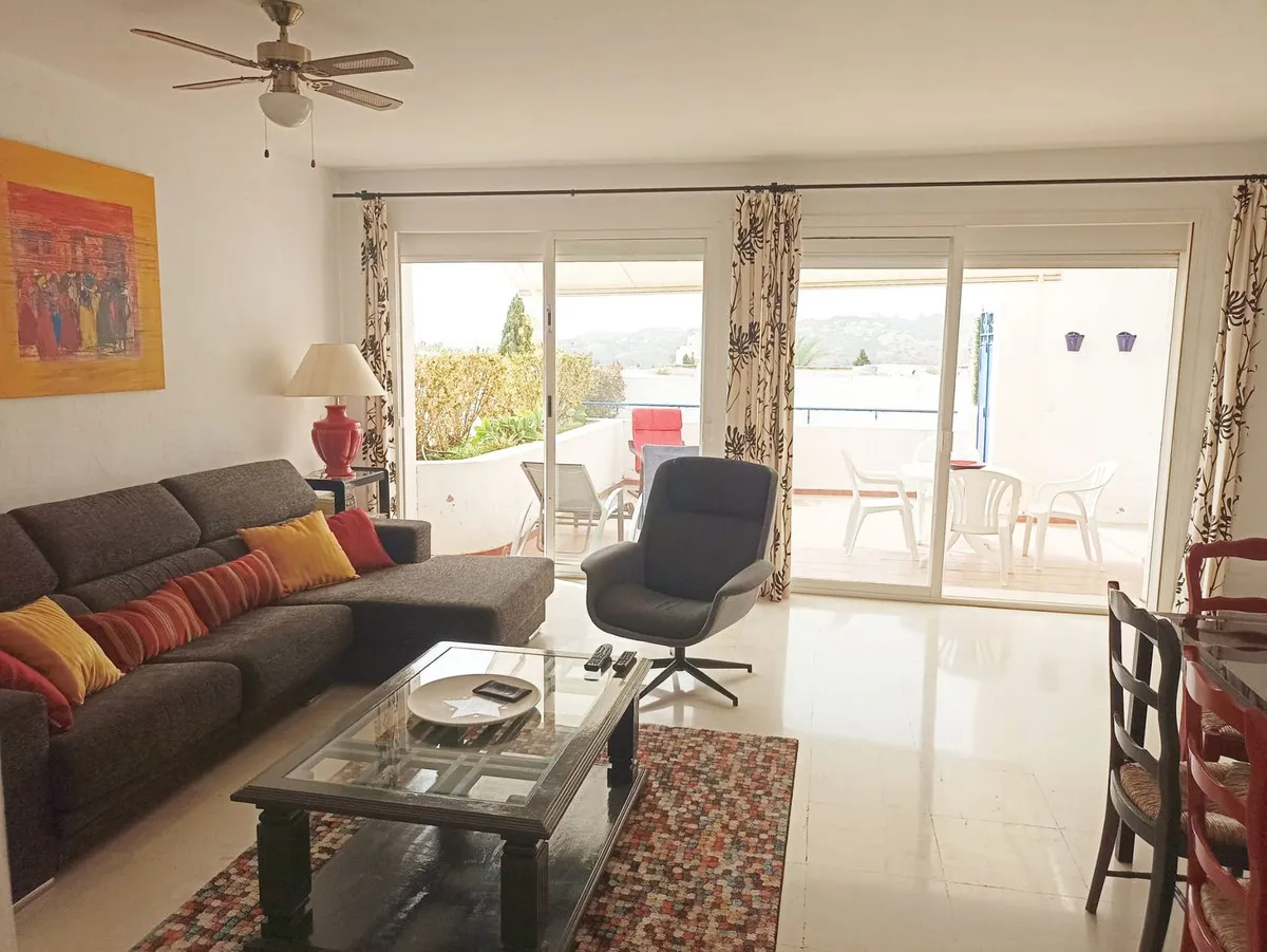 93ab34b4-9e06-4e49-bd98-fe1e96d65439