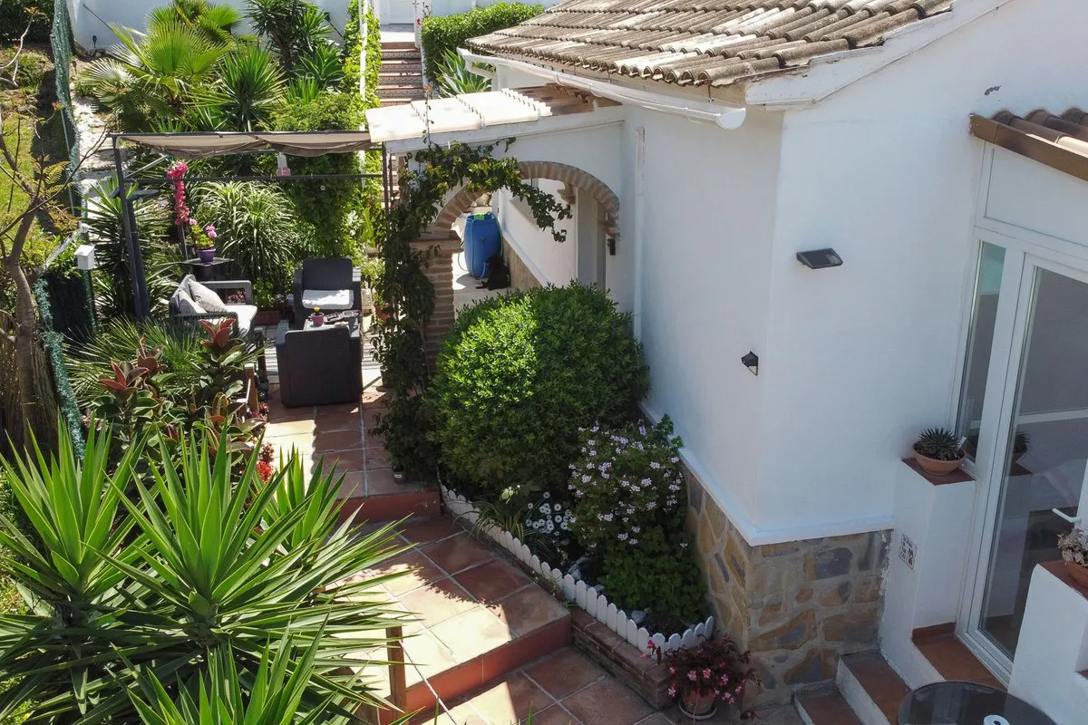 c348a748-8546-4625-a3ba-06f56f900416