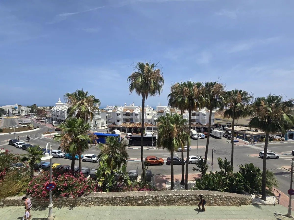 30427833-2b7a-441a-bad7-d75a0c50763f