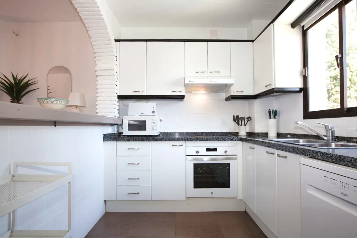 8f3128ba-950a-4903-8d7b-96c1e12bbd45