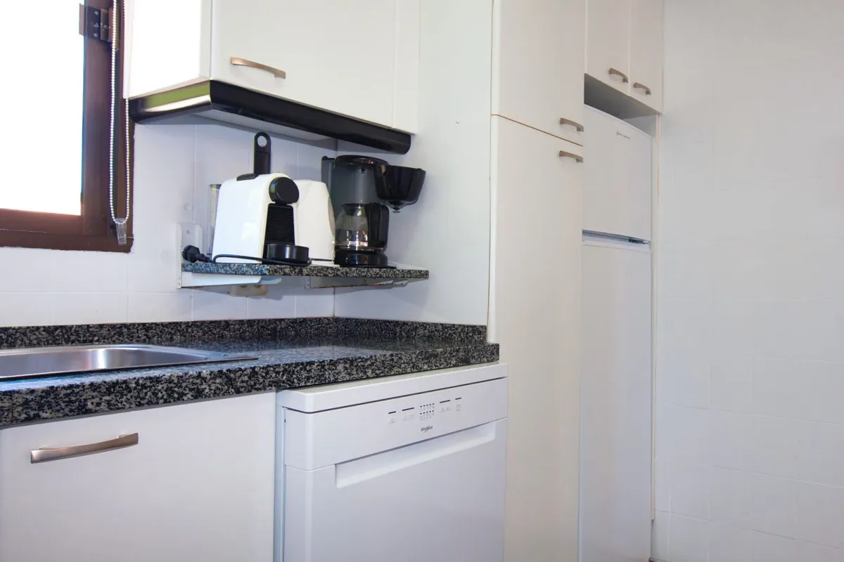 b379d95a-0914-49f5-b0bc-527870e2fd0a