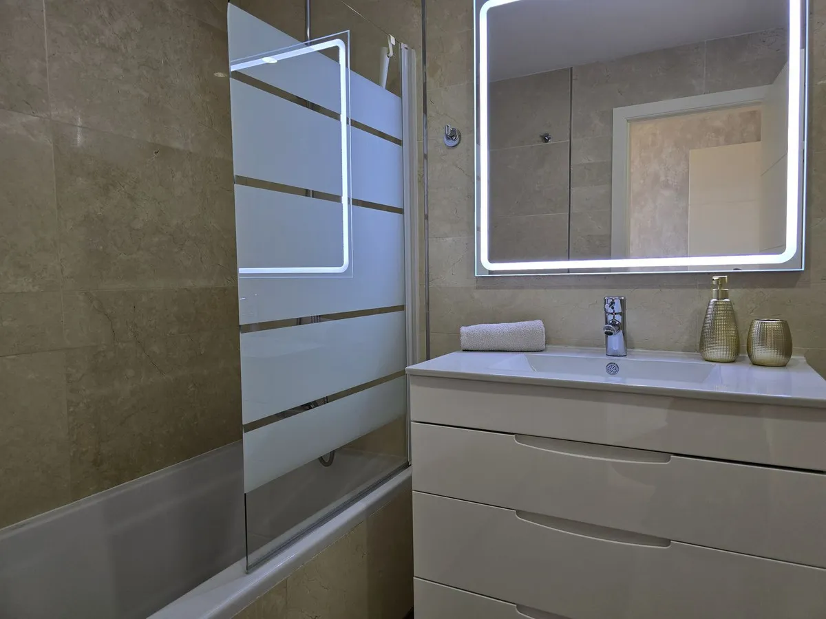 533814e1-3bde-4e9d-869c-5a78b494ab77