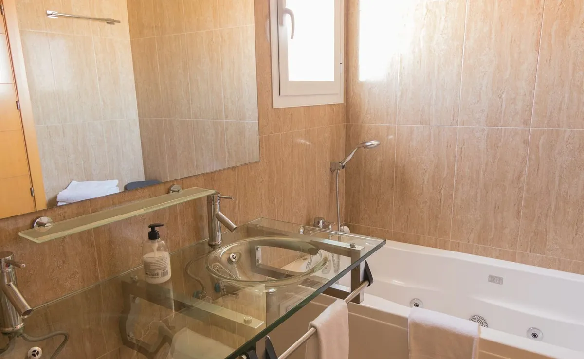 52659178-f5a1-4579-81f7-376ff87852ce