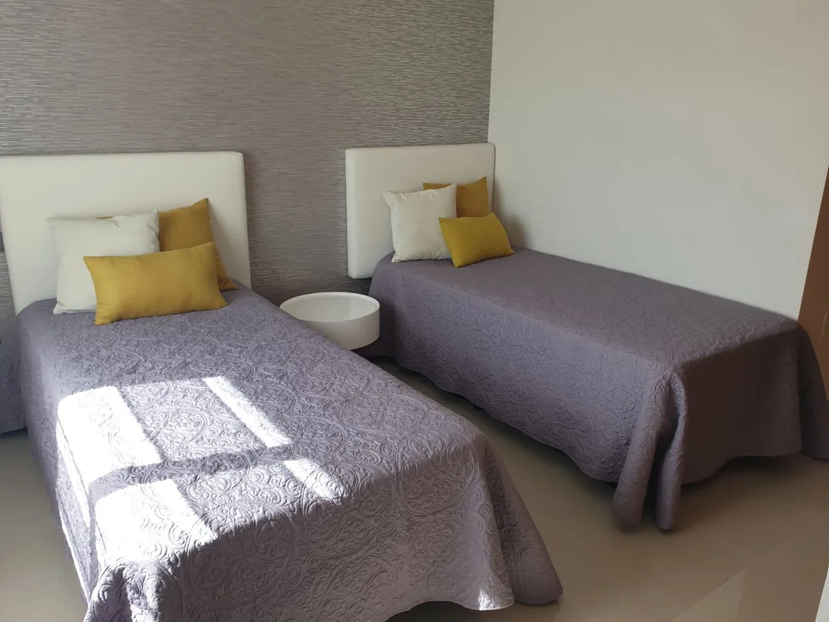 fcb12213-00e8-46fc-8928-be99a37be8fa