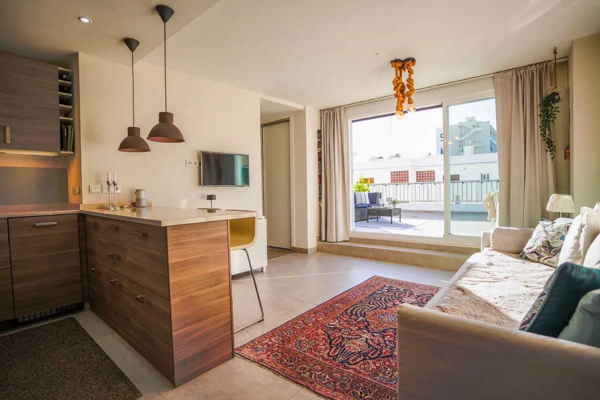 4ef163d5-abb2-46d4-9cb5-b5e0c68ef82b