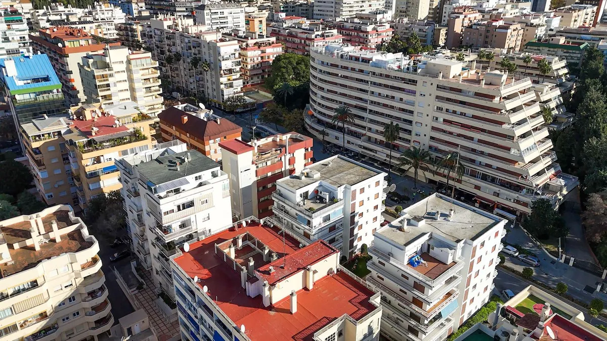 b78914bc-a8d7-460e-968a-7d3e1858d2f6