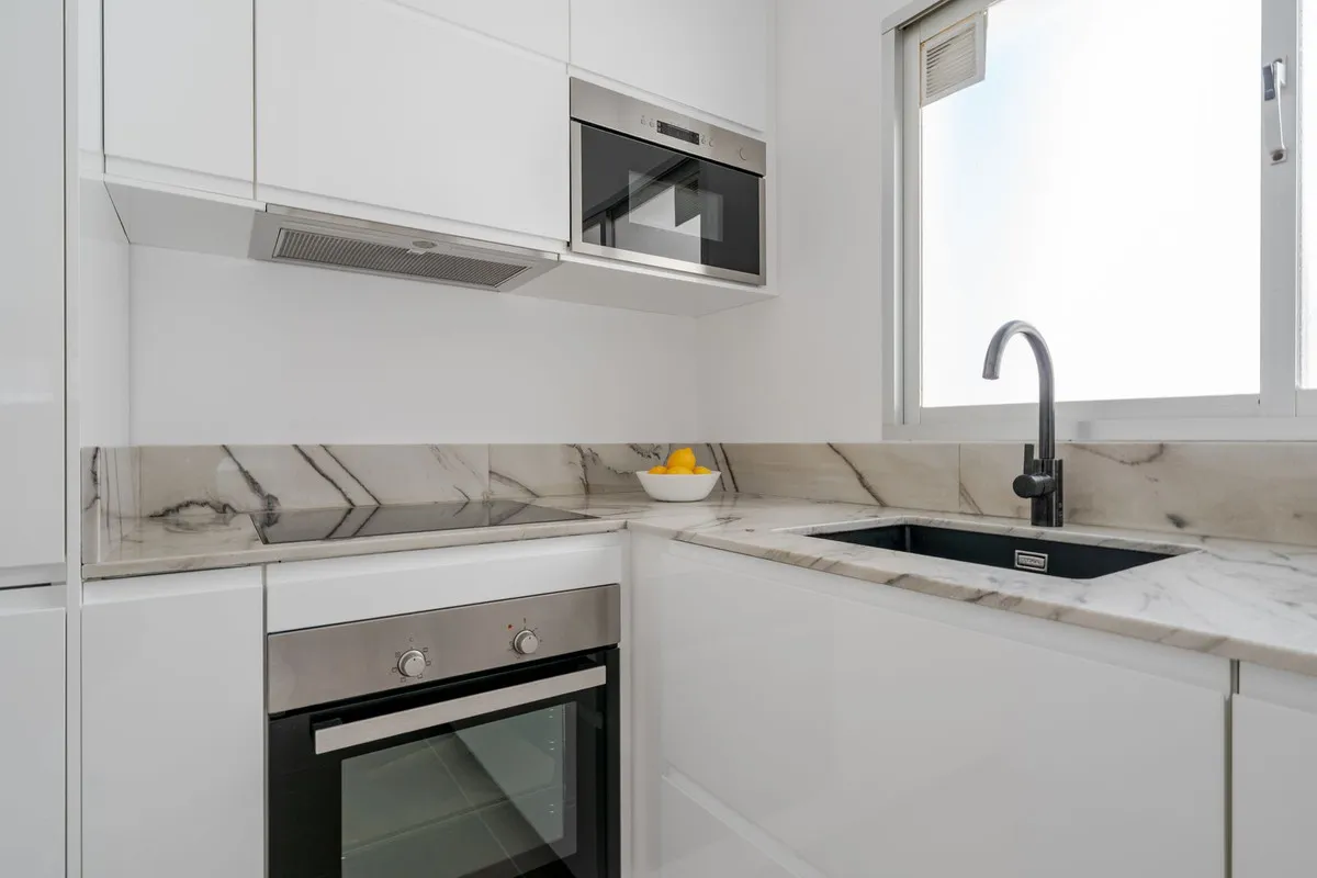 a8b3a334-5373-411c-8a1c-96a59ca6f175