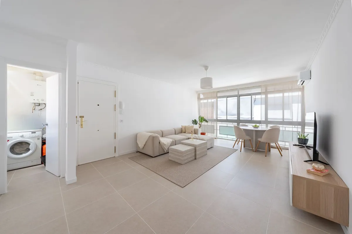 c943094b-a2e8-4fae-95d4-c12a4cf27add