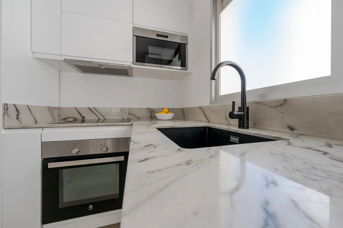 f2ac2f22-b019-4c8c-8aaa-ed9fc077733b