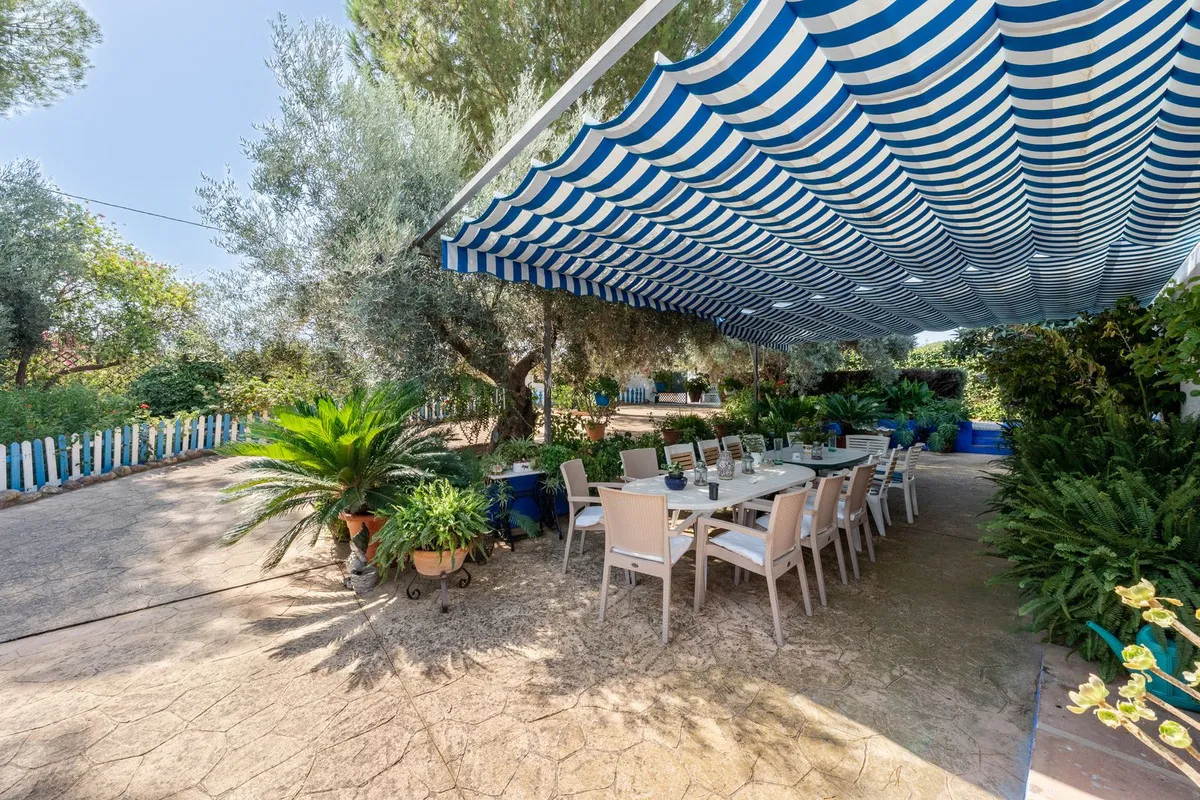 813111bf-a5d2-4292-8a65-73b8c1c88d8e