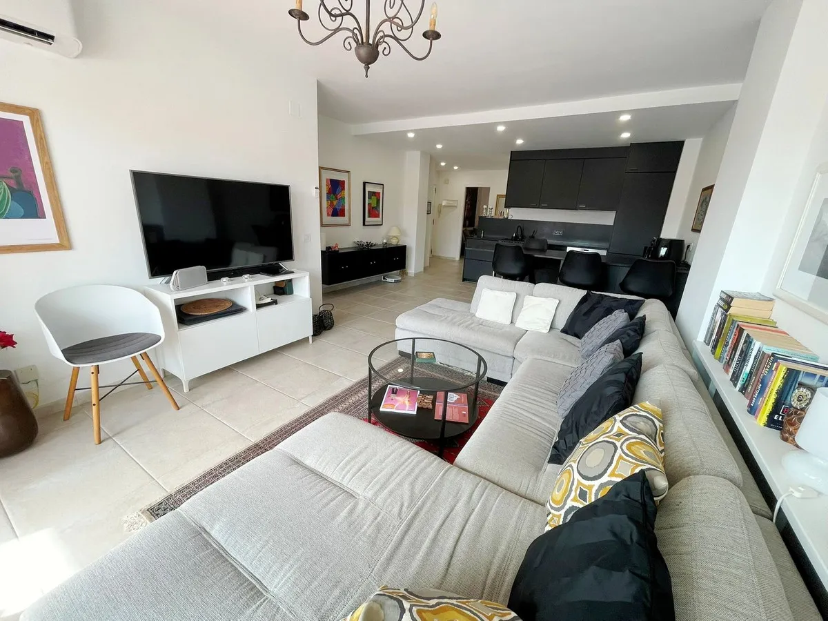 bf9c8677-d1ef-4b98-b3f0-22f20554fd4d