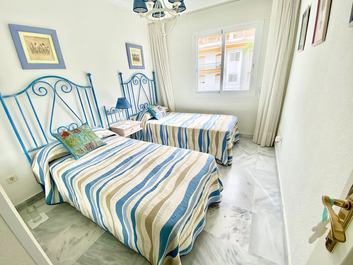 5f022019-3165-4a06-a795-d8a094294121