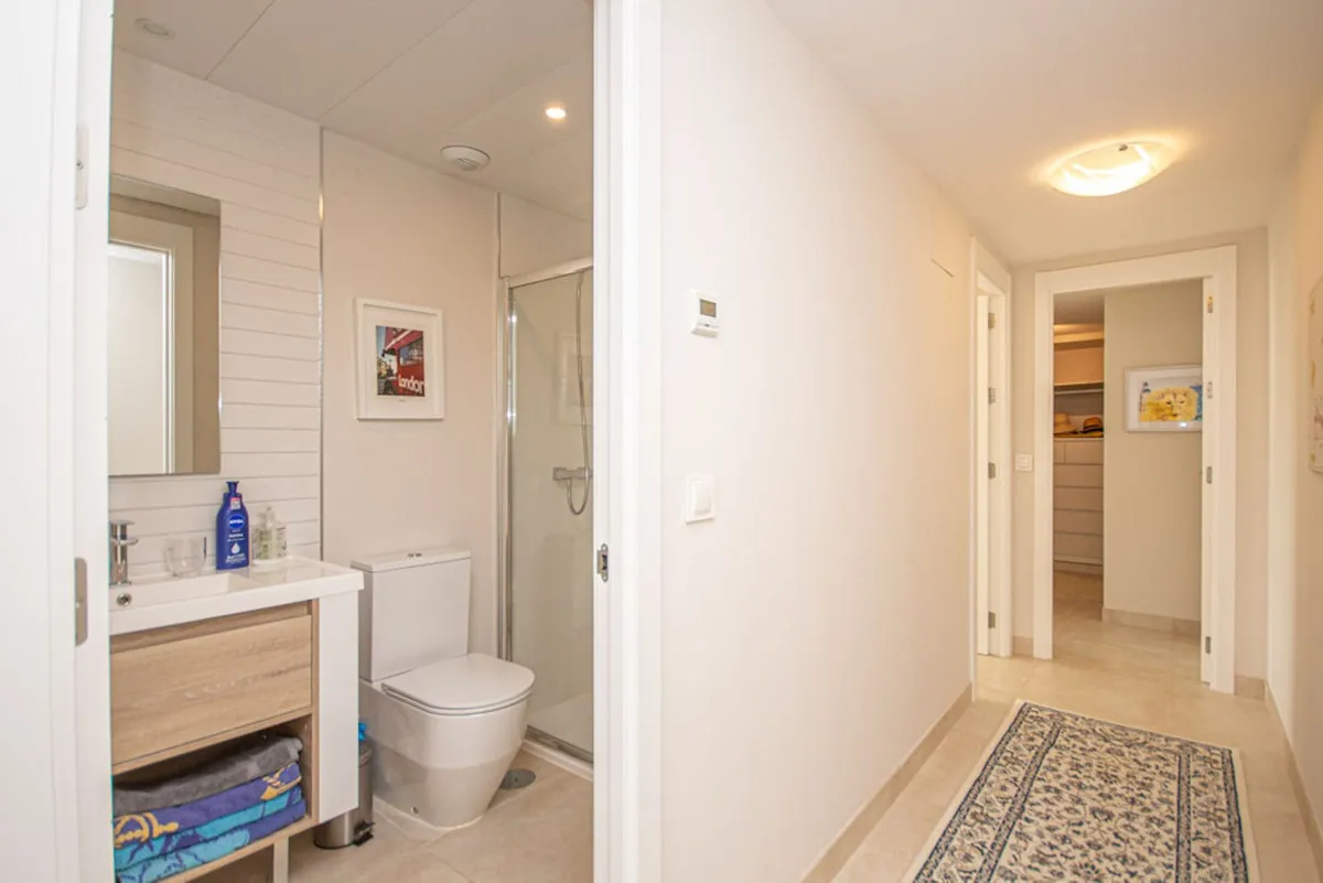 6e316ee4-b368-440f-a572-73f9c7438989