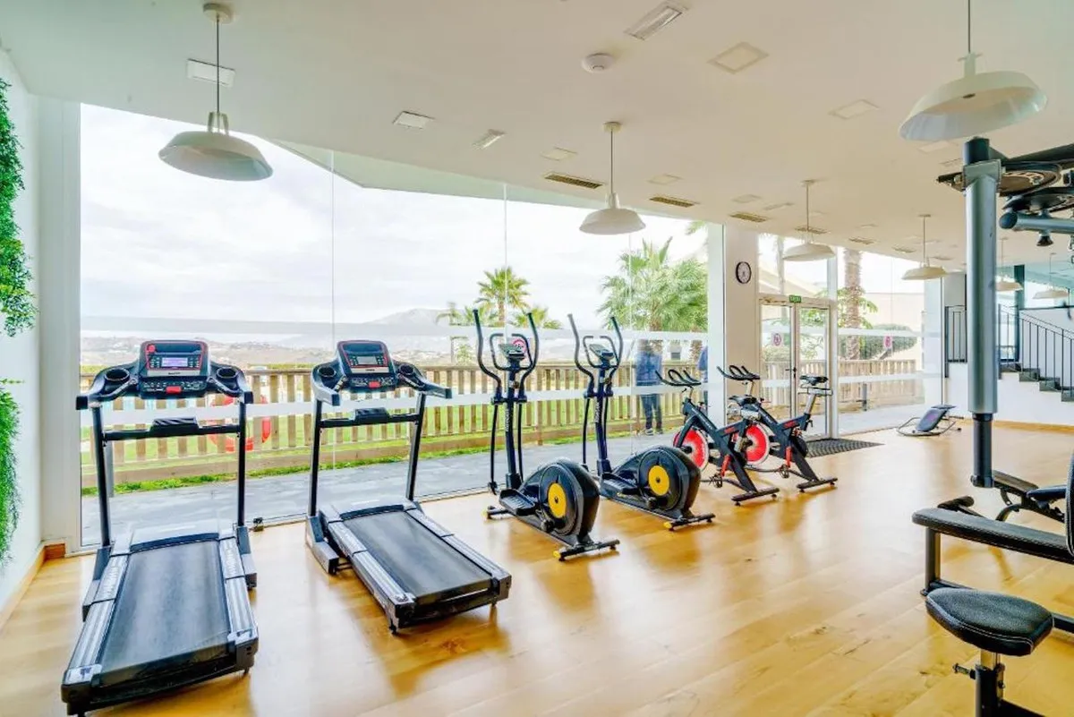 874c8a4b-5043-45e4-910e-52848e2de16d