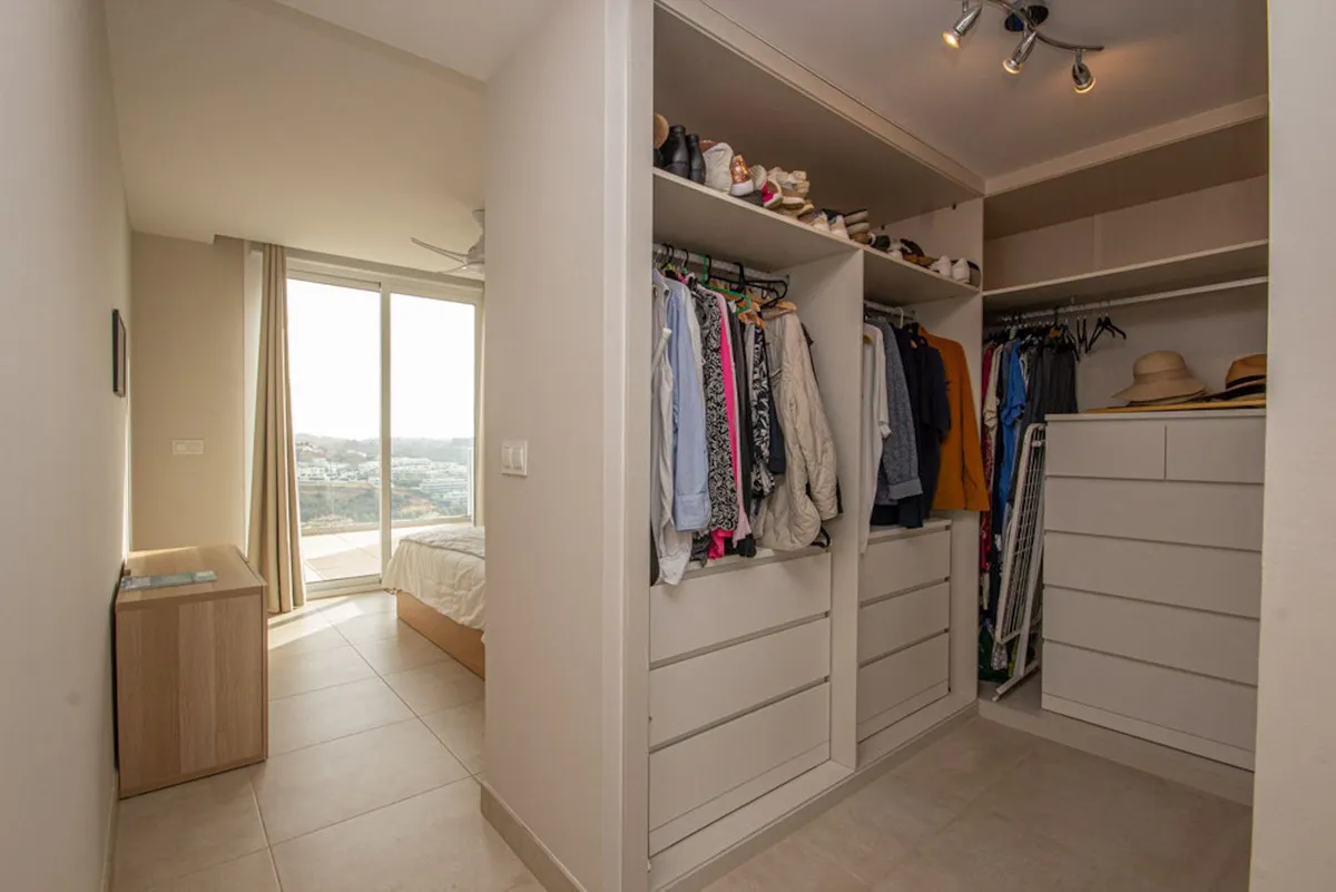 94b08f85-2831-4dbb-bd1d-e76f8246d935