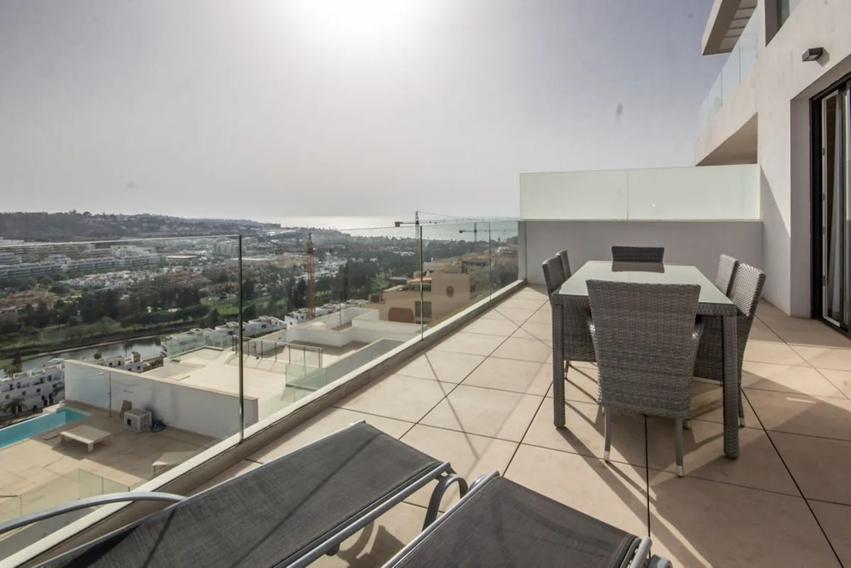 de6a61b5-1747-48f1-96ad-cf78256d2050