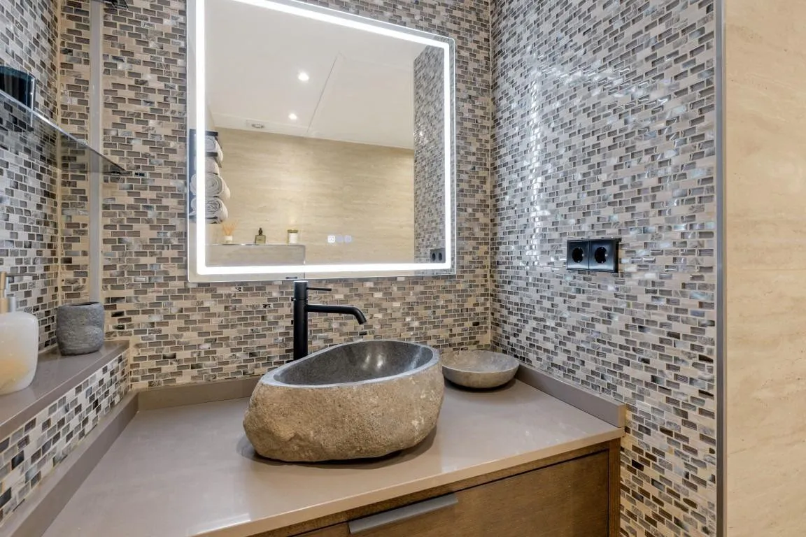 1e528ef3-9ea7-47e7-a577-4a747fbab8a3