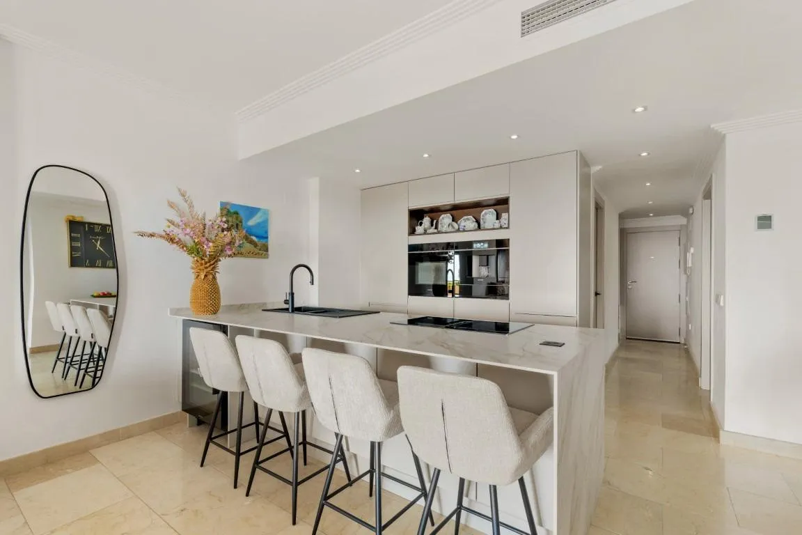 405902e7-1cb6-4f93-9fa9-73b8b3230eac