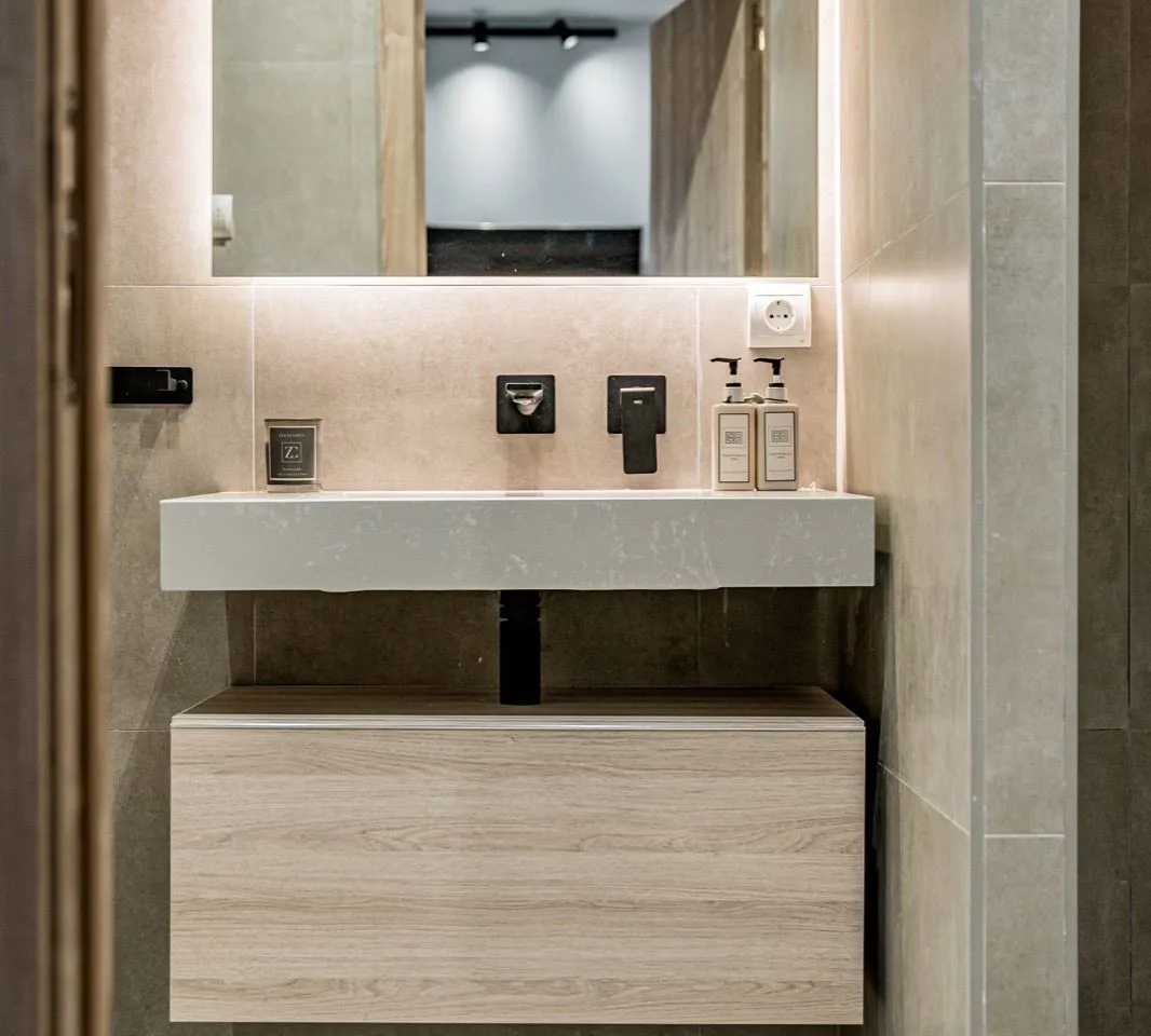 481a1988-3071-4e6b-ba7a-36300e5d83c5