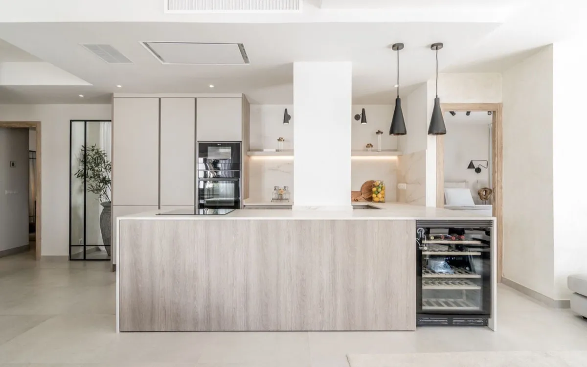 a79f31f1-d70b-461a-a261-5179b344c9e9