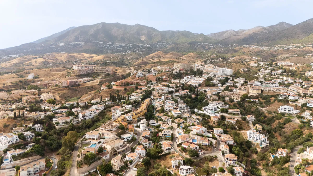 1546eff2-4753-48b0-8ca0-7363da25db0f