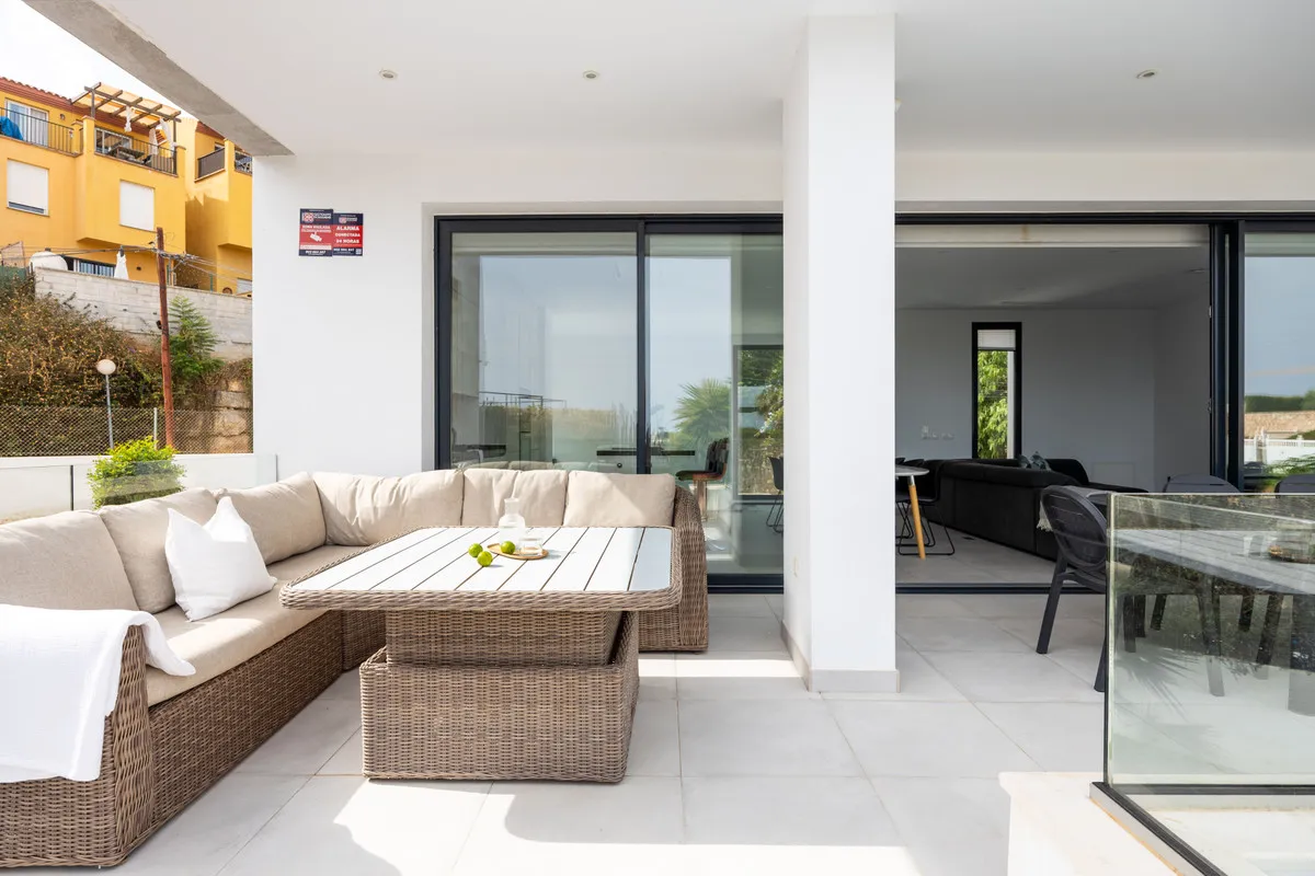 1d3c41c4-e878-4cbc-a878-1f404fd1a2ae