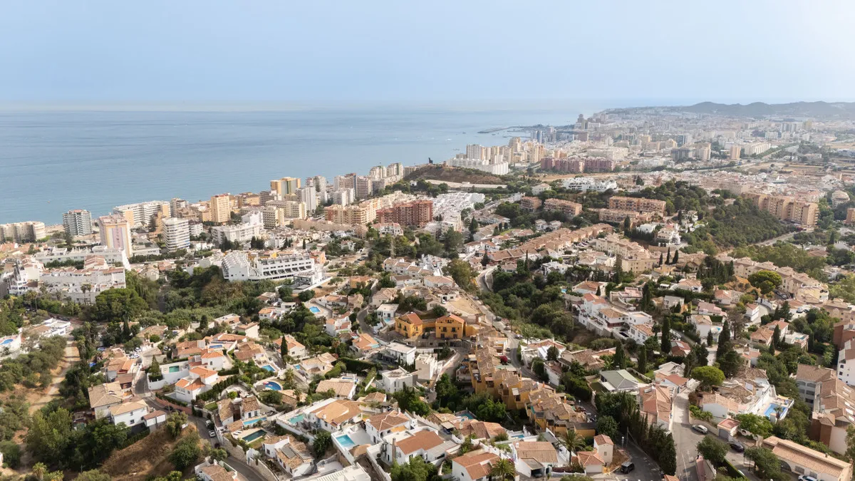 240ac193-c84d-49e1-8552-2cecba21e521