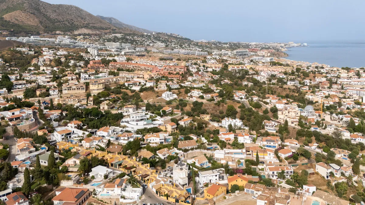 6a094520-6d95-4980-bc26-2390e829830a