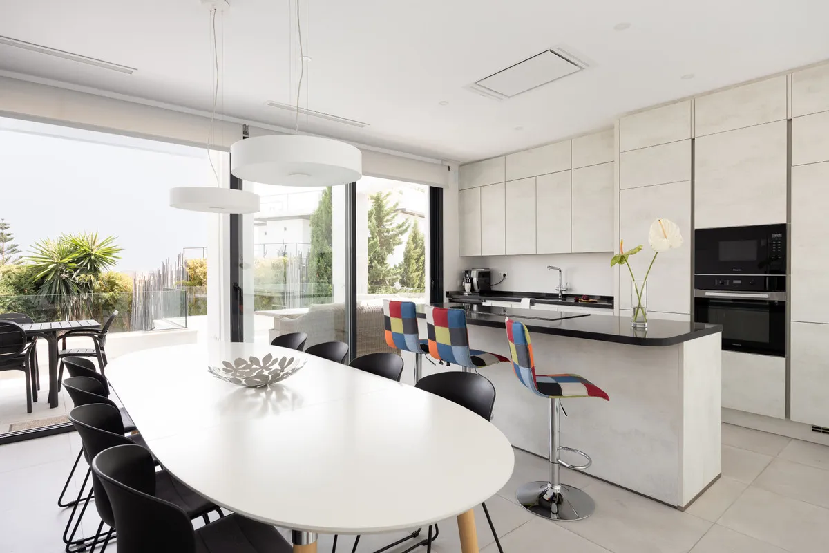 98548fb7-5433-45be-a9e2-fc5e8491f35e