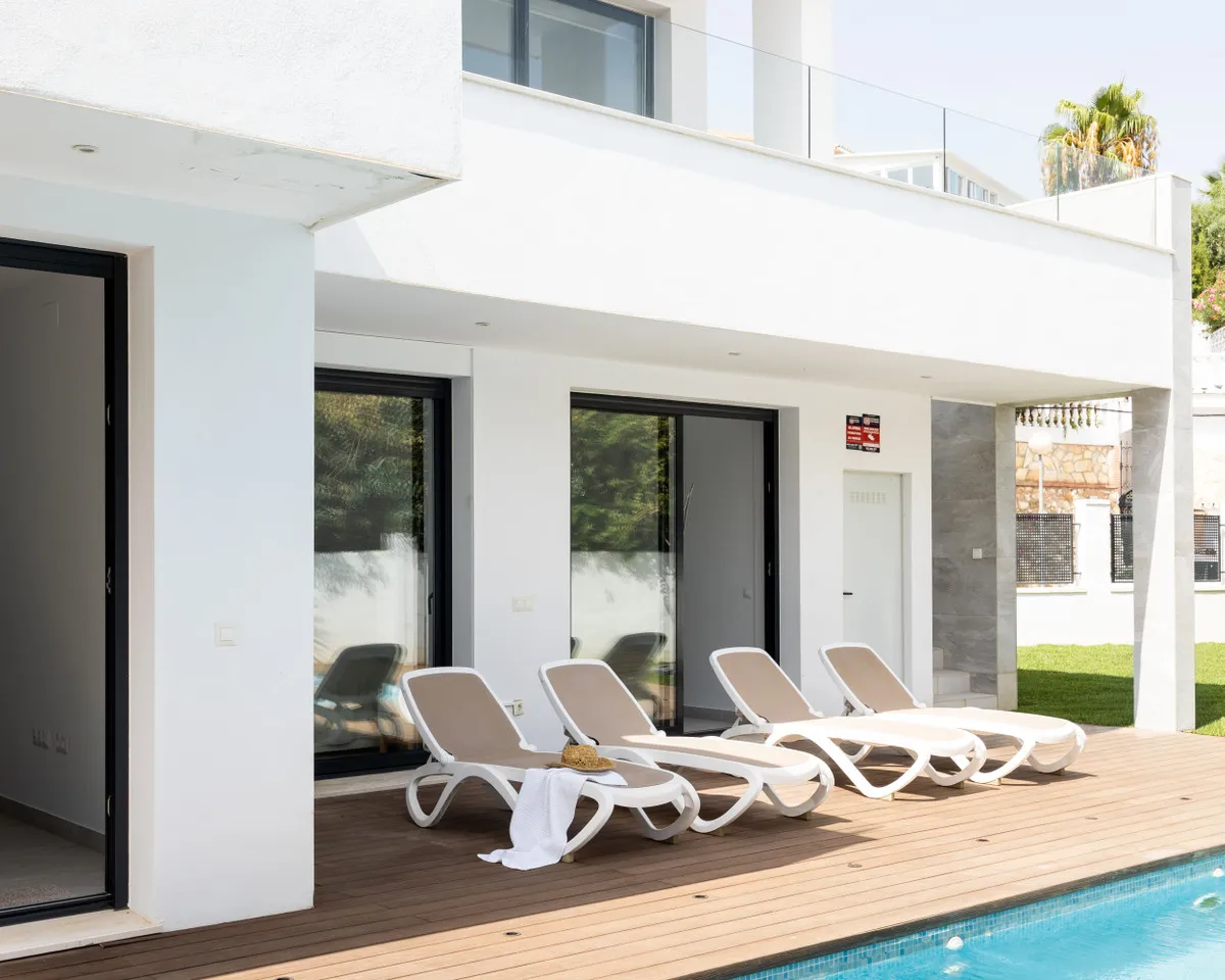 a5e8da9b-4b4e-45fe-a7e9-991dc8e23802